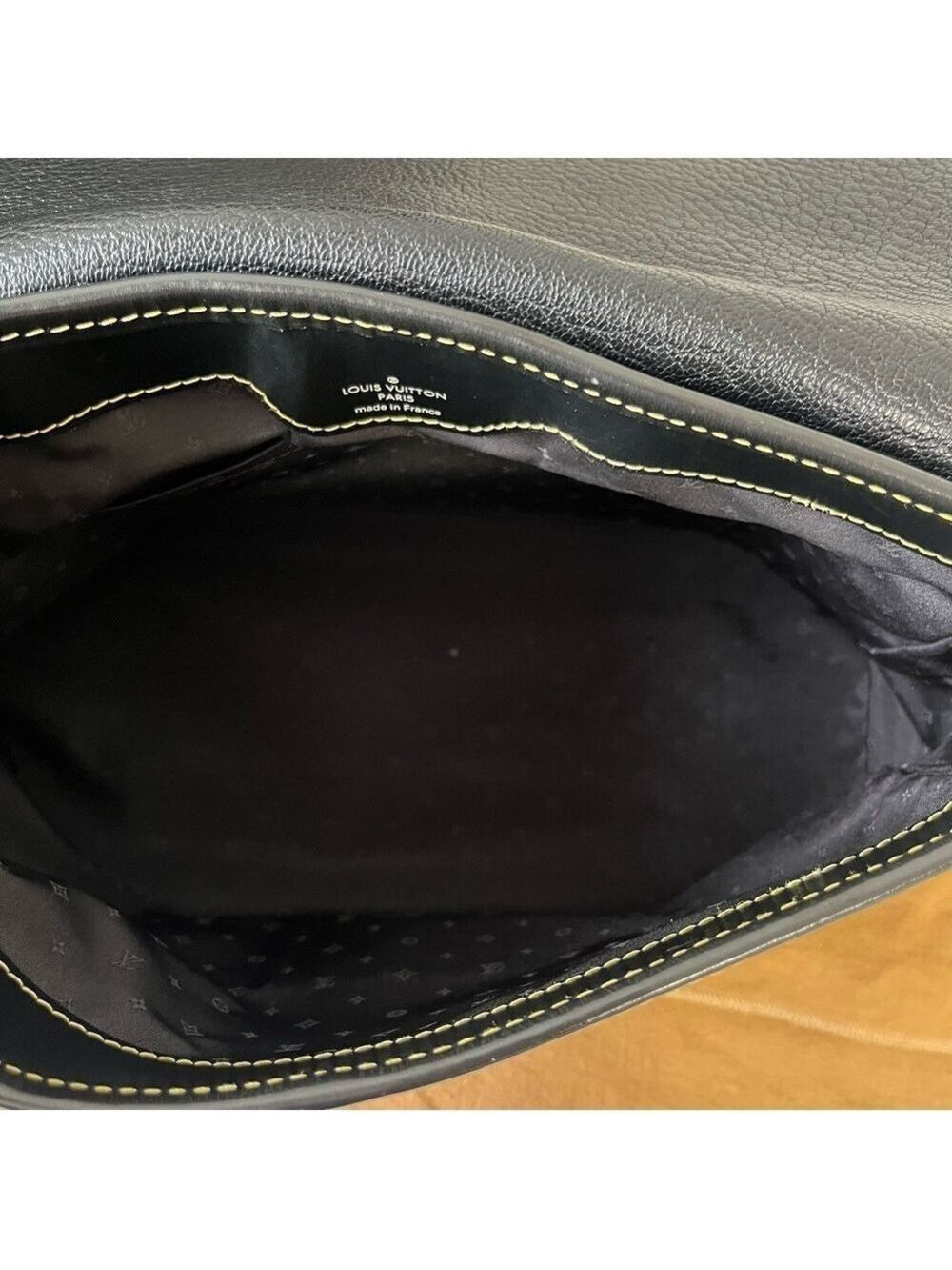 Authentic Louis Vuitton Suhali L’Essentiel PM Bag - Picture 15 of 16